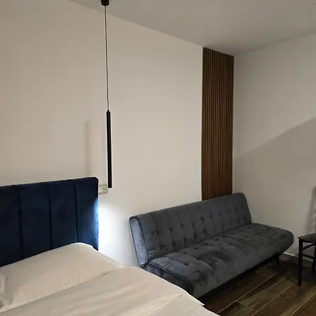 Azure 2-apartments 地拉那